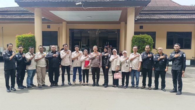 
					Polda Banten Terima Silaturahmi PW FRN Banten, Kapolda Banten Irjen Hengki Sampaikan Terima Kasih*