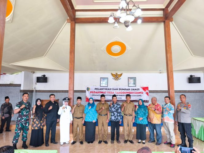 
					Kades Tanggunggunung Lantik Tiga Perangkat Desa unsur Kepala Kewilayahan