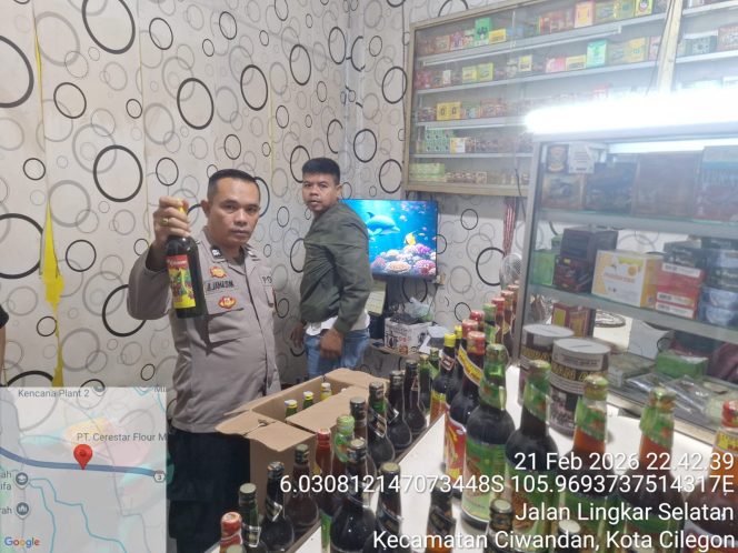 
					Ratusan botol miras diamankan dalam operasi pekat maung 2026