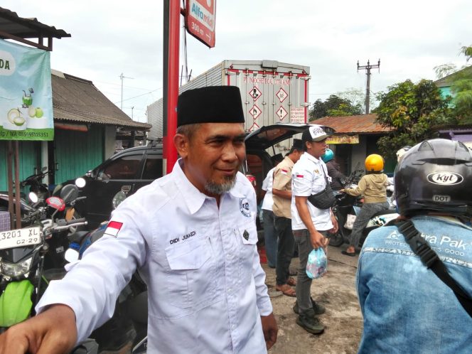 
					Forum garda sukadamai bersatu bagikan takjil di kawasan industri dua sukadamai