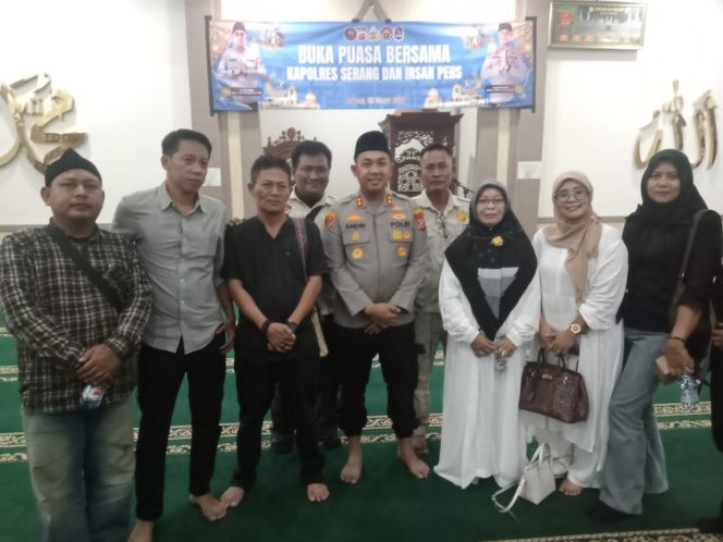 
					PW FRN BANTEN BERBUKA PUASA BERSAMA, DENGAN KAPOLRES SERANG BESERTA PJU
