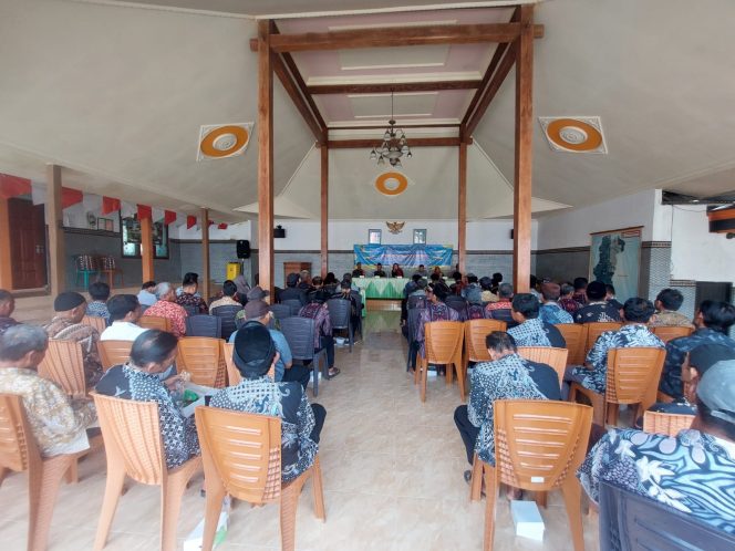 
					Musdes Pembentukan Panitia Kekosongan Sekdes Desa Tanggunggunung Berjalan Lancar