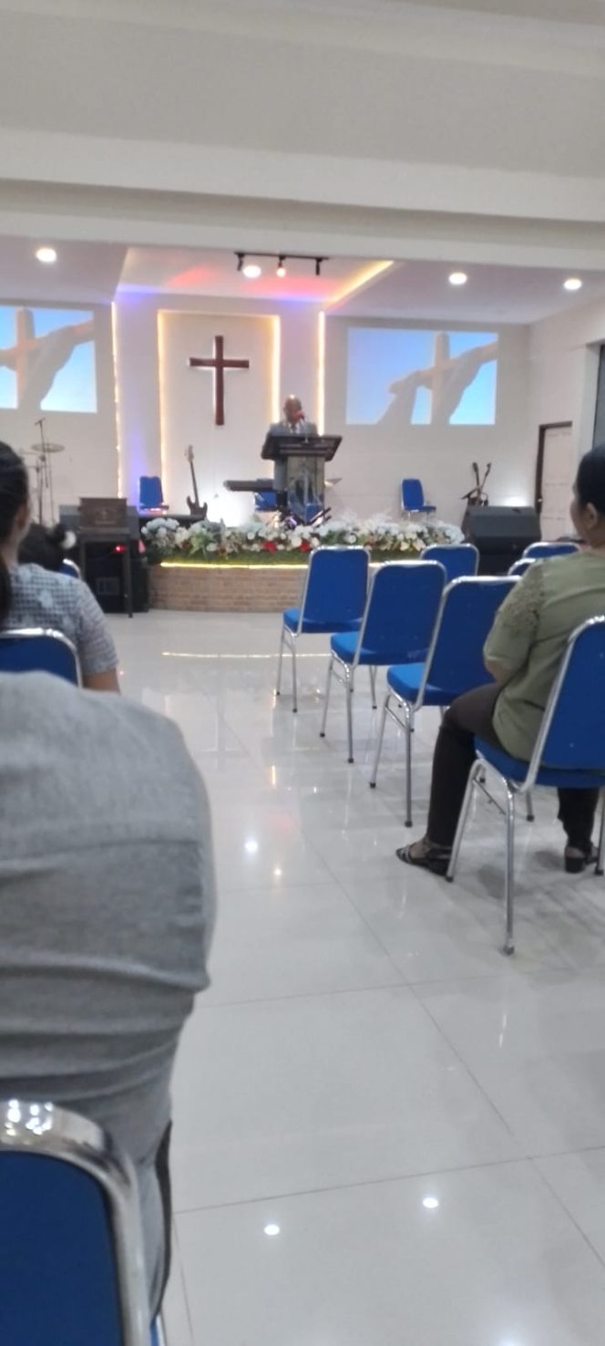 
					Polsek Neglasari dan Jajarannya Laksanakan Pengamanan Ibadah Kenaikan Yesus Kristus di Gereja Maranatha