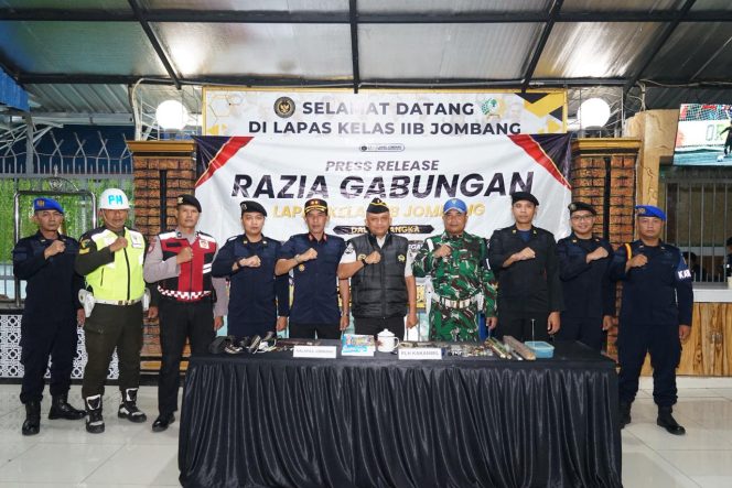 
					Sinergi Tanpa Kompromi, Lapas Jombang Gandeng Kanwil Ditjenpas Jatim dan APH Gelar Razia Besar-besaran