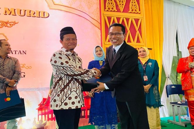 
					Dukung Pendidikan Siswa Berprestasi, Kolaborasi Wali Murid dengan UPTD SMPN 8 Tangsel Berlangsung Khidmat