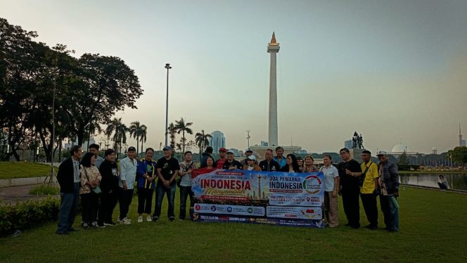 
					Pewarna Gelar Doa Indonesia Menyembah di Monas: Tetap Percaya, Tetap Benar, Tetap Jadi Terang di Masa Sukar