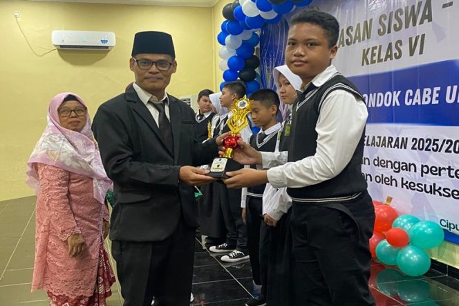 
					UPTD SDN Pondok Cabe Udik 01 Lepas 55 Siswa dalam Acara Pelepasan Penuh Makna