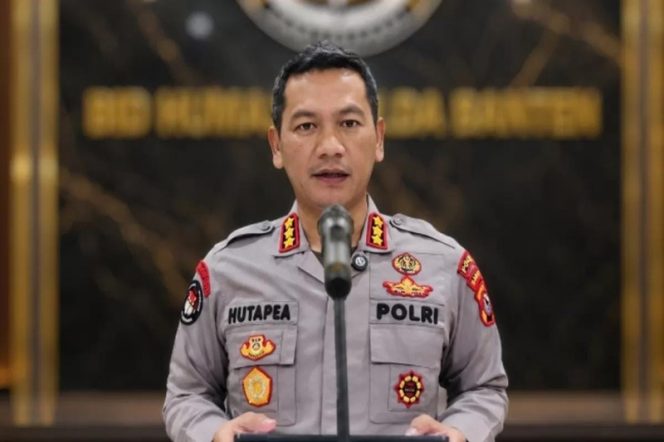 
					Rotasi Sejumlah Pejabat Di Lingkungan Kepolisian Daerah (Polda) Banten Meliputi    Wakapolda Banten Hingga Kapolres Lebak Berganti, Ini Daftar Lengkap