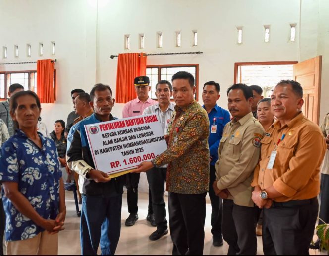 
					Bupati Humbang Hasundutan Salurkan Bantuan Sosial kepada 414 Korban Banjir dan Longsor.