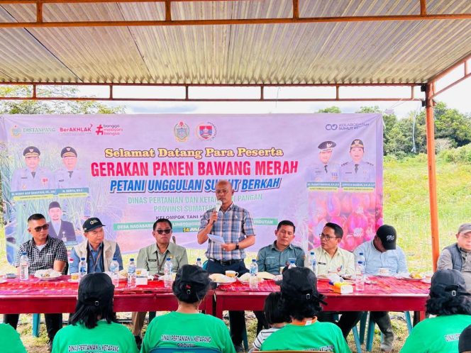 
					Panen Bawang Merah, Bupati Humbahas Apresiasi Dukungan Pemprov Sumut bagi Petani.
