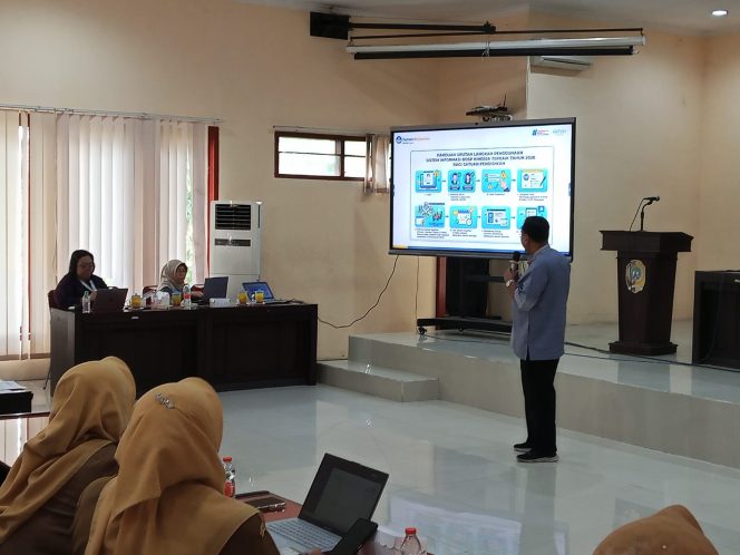 
					DISDIK TULUNGAGUNG LAKSANAKAN SOSIALISASI PENYUSUNAN RKAS-BOSP 2026