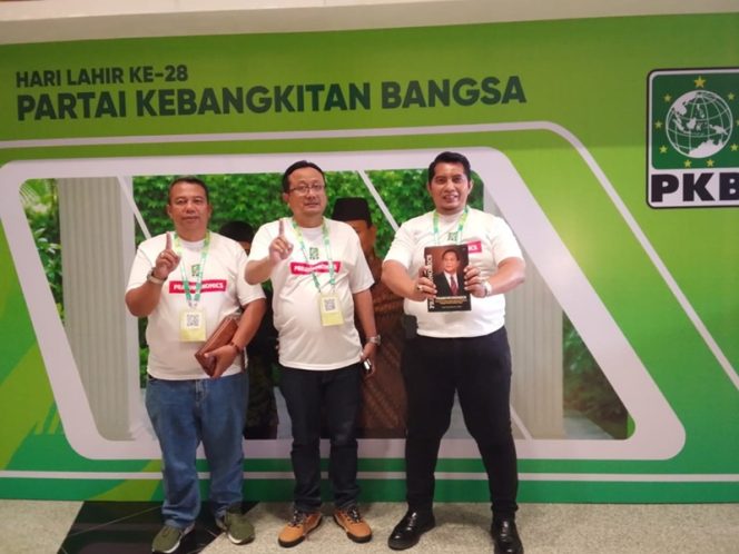 
					RILIS YONGE SIHOMBING PENULIS BUKU BILINGUAL PRABOWONOM