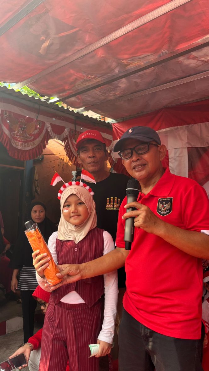 
					SEMARAK MENYAMBUT HUT RI Ke – 81 Rukun Warga 01 KEBON BESAR ADAKAN lOMBA SEPEDA HIAS