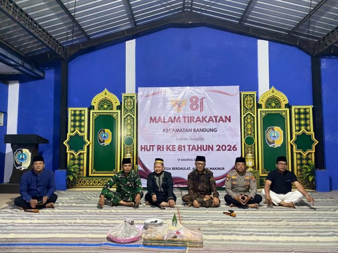
					Malam Tirakatan HUT ke-81 Kemerdekaan RI, Momentum Mempererat Persatuan dan Kebersamaan di Kecamatan Bandung