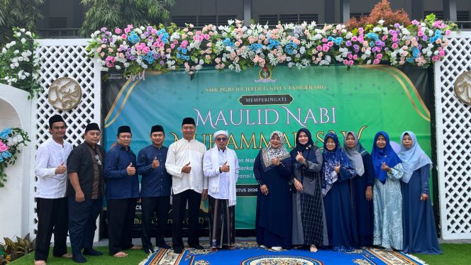 
					Peringatan Maulid Nabi Muhammad SAW di SMK PGRI 11 Ciledug Jadi Sarana Membangun Karakter Siswa