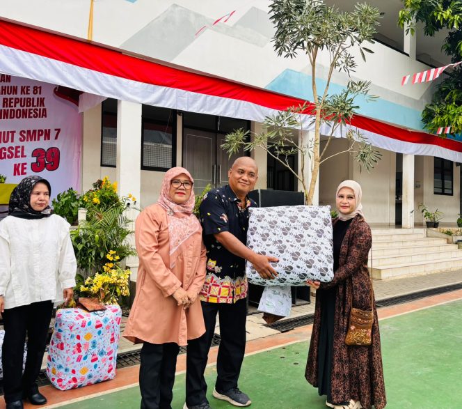 
					Semarakkan Hari Kemerdekaan RI dan HUT ke-39, SMP Negeri 7 Tangsel Gelar Beragam Kegiatan Penuh Kebersamaan