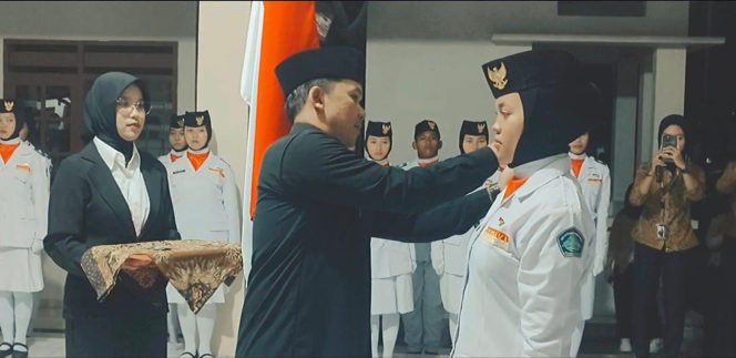 
					Pengukuhan Petugas Paskibra PHBN Hut RI ke 81 Kecamatan Tanggunggunung Penuh Khidmat