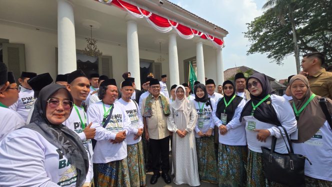 
					Gubernur Banten Lepas Rombongan PWNU Banten Menuju Muktamar ke-35 di Tambakberas Jombang*