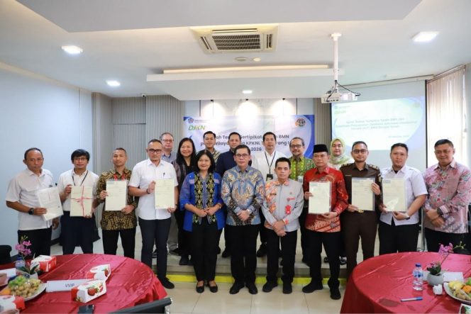 
					Dukung Proyek Strategis Nasional, Kantor Pertanahan Kota Tangerang Serahkan 18 Sertipikat BMN Jalan Tol Senilai Rp729 Miliar*